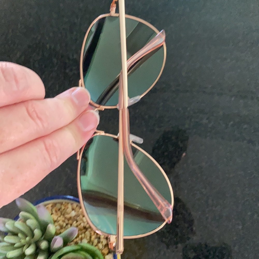 Mirrored aviators. Excellent condition. - Picture 3 of 5